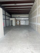 299 Navarro Dr, Seguin, TX for lease Building Photo- Image 2 of 9