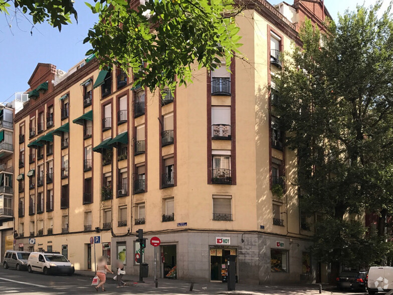 Multifamily in Madrid, Madrid for sale - Primary Photo - Image 1 of 3