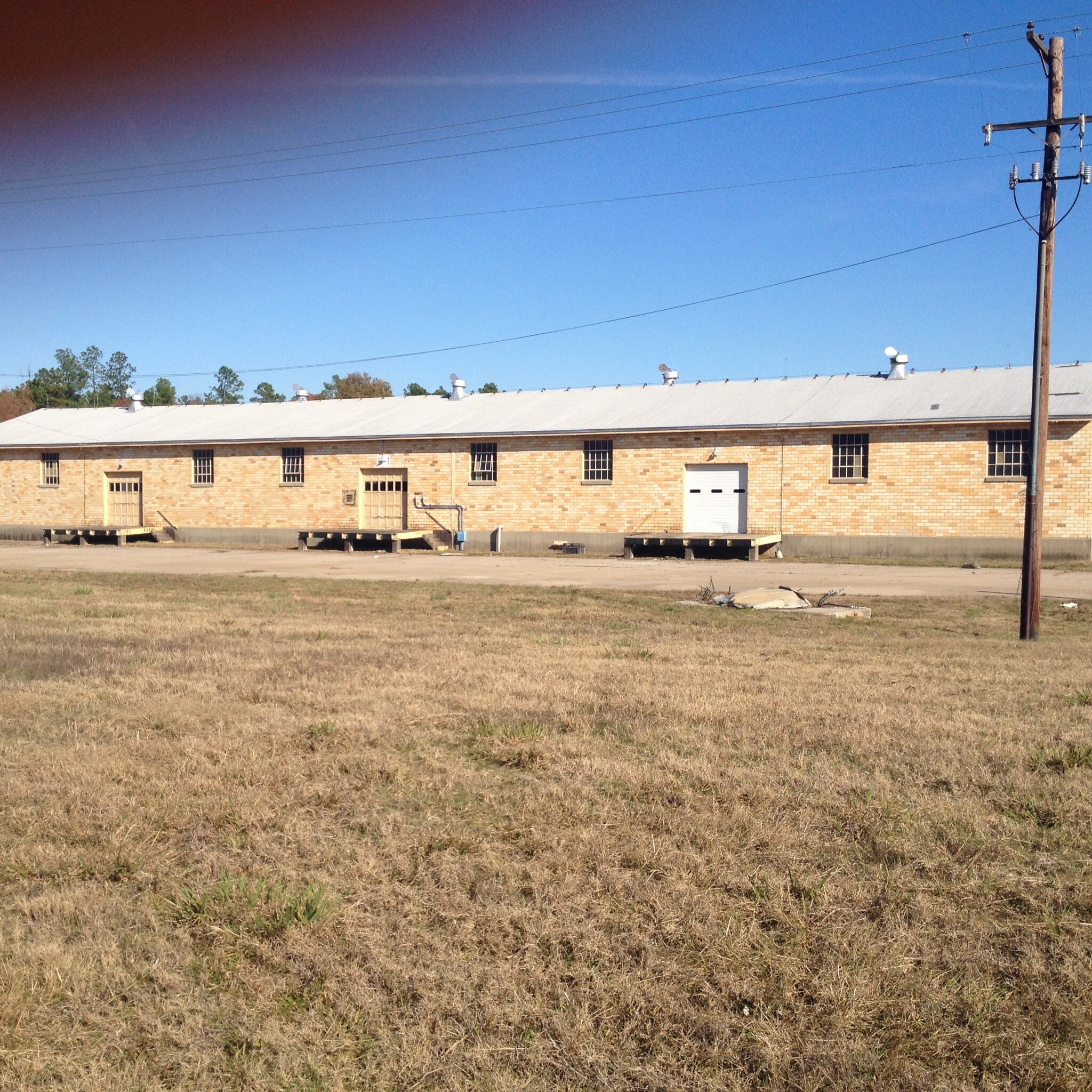 305 N Orange St, Hooks, TX 75561 Building F1