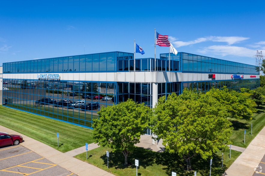 2501 Rosegate, Roseville, MN for lease - Building Photo - Image 1 of 5