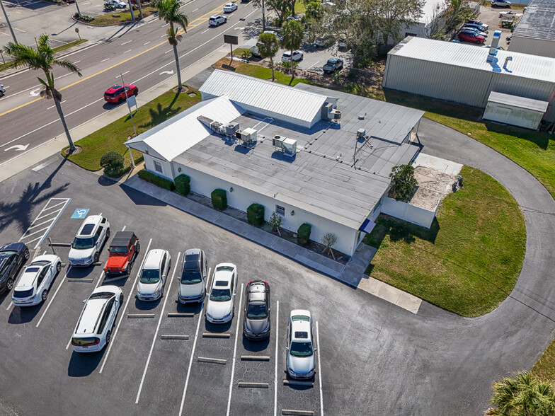 5750 Swift Rd, Sarasota, FL for lease - Building Photo - Image 2 of 12