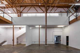 923 E 3rd St, Los Angeles, CA for lease Interior Photo- Image 2 of 8