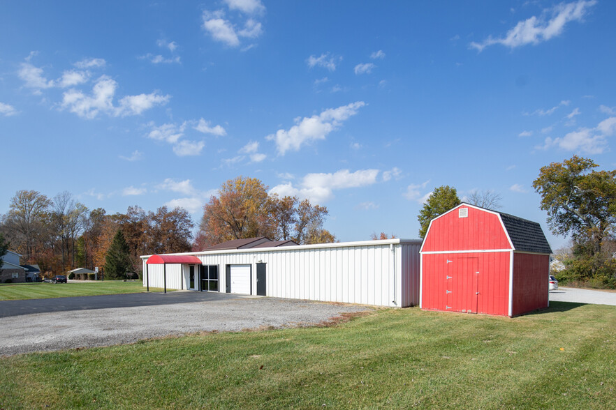 61 Norris Ave, North Vernon, IN for sale - Primary Photo - Image 1 of 21