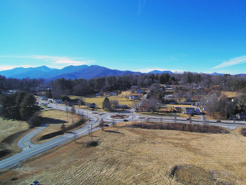 237 RATCLIFF COVE Rd, Waynesville, NC 28786