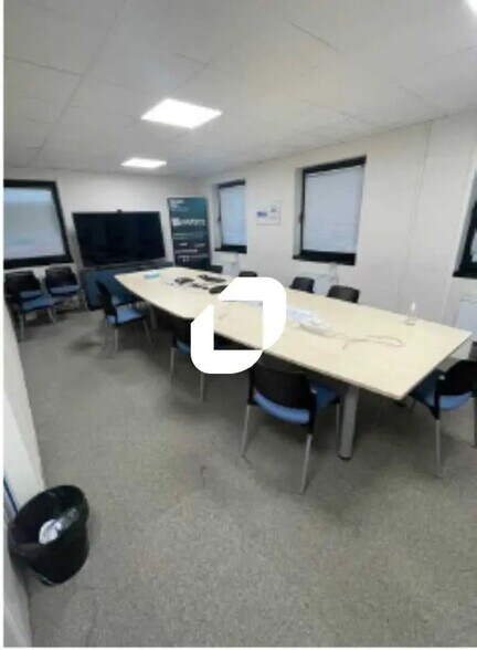 54 Route De Sartrouville, Le Pecq for lease - Interior Photo - Image 2 of 29