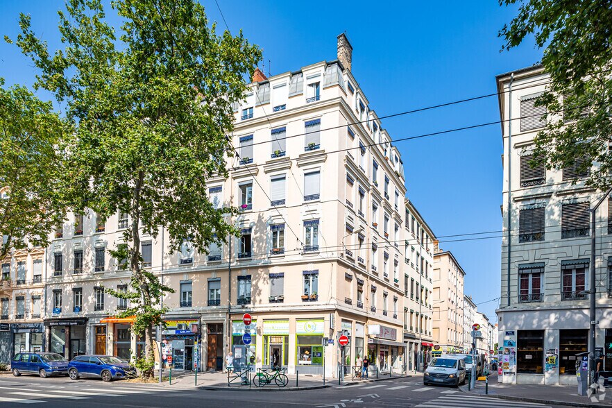 Office in Lyon for lease - Primary Photo - Image 1 of 2