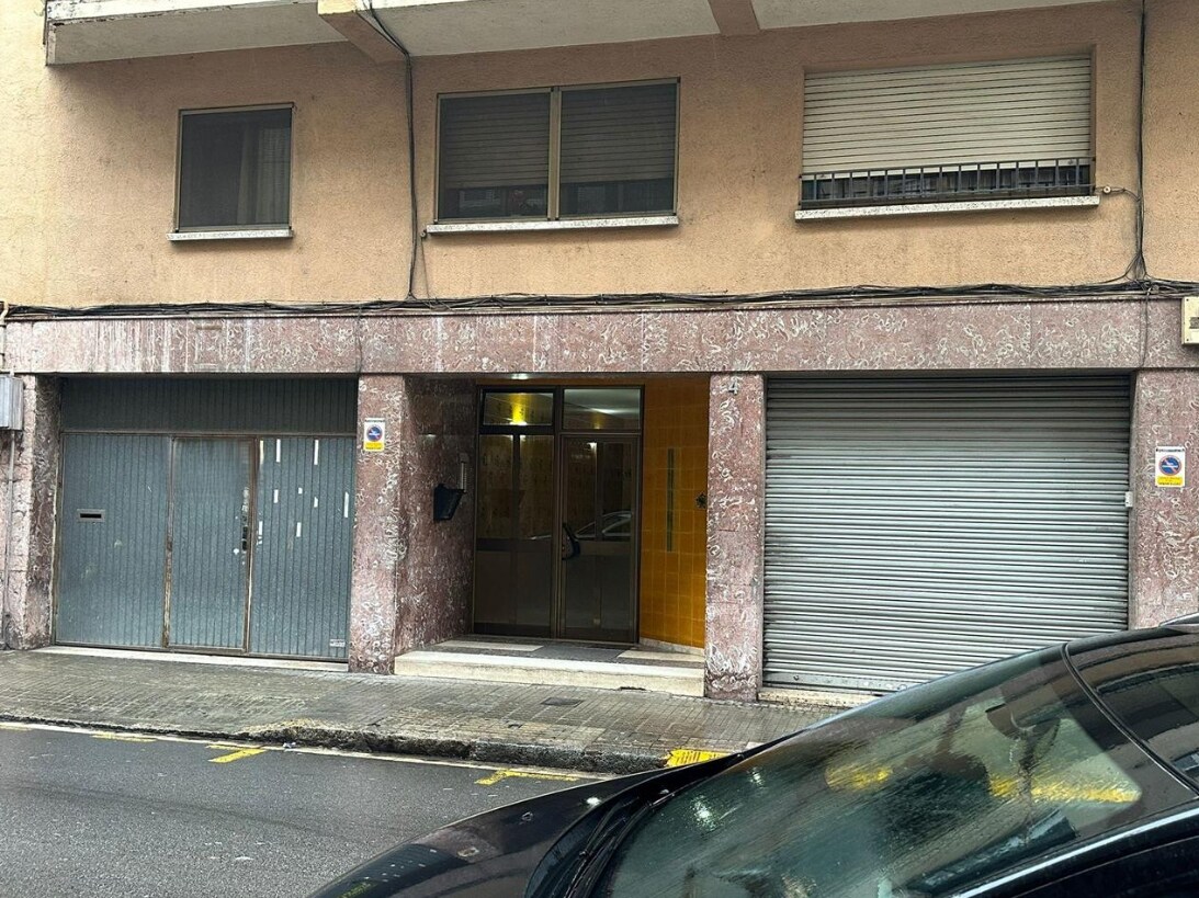 Carrer París, Montcada i Reixac, BAR 08110 - Unit Puerta 02 - - Interior Photo - Image 1 of 3