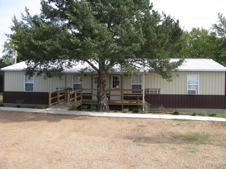 206 N 14th St, Okemah, OK for sale - Building Photo - Image 1 of 1