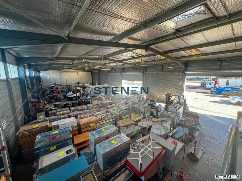 Office in Cavaillon for lease - Interior Photo - Image 3 of 6