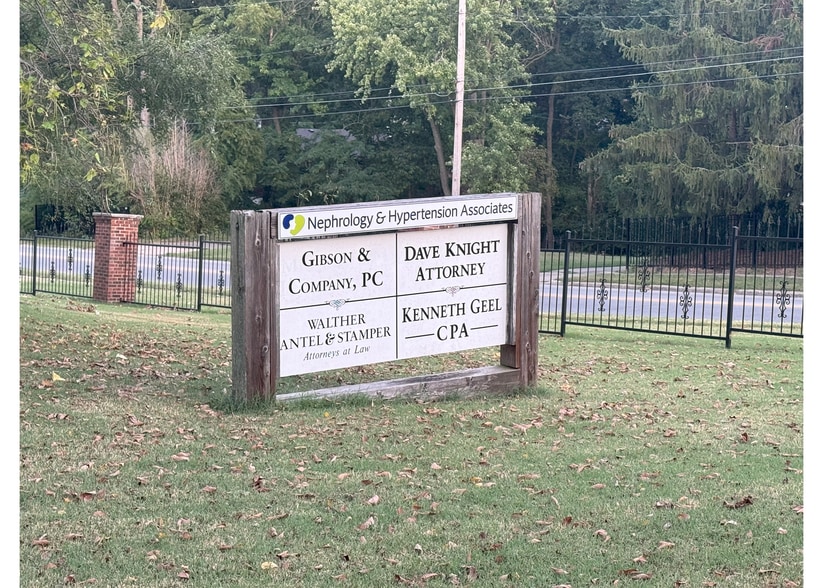 1203 W Broadway, Columbia, MO for sale - Building Photo - Image 2 of 9