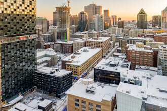 350-390 Rue Sainte-Catherine O, Montréal, QC - aerial  map view