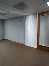 533 W North Ave, Elmhurst, IL for lease Interior Photo- Image 2 of 3