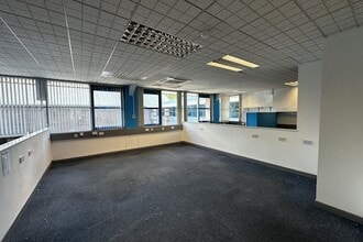 Shore Rd, Perth for lease Interior Photo- Image 1 of 8