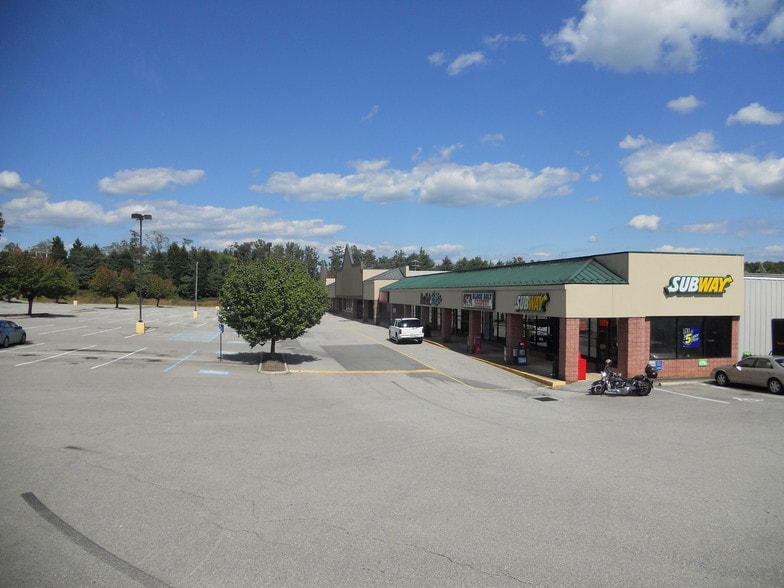 13374 Booker T Washington Hwy, Moneta, VA for lease - Building Photo - Image 3 of 4