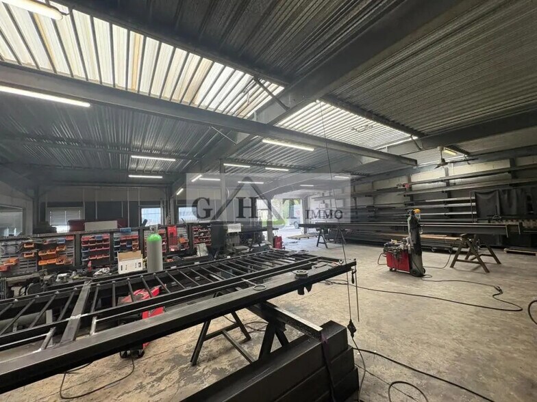 Industrial in Vaux-le-Pénil for sale - Interior Photo - Image 3 of 5