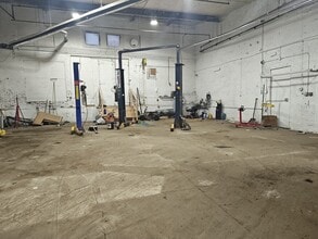 737 W Cleveland Ave, Milwaukee, WI for sale Interior Photo- Image 2 of 9