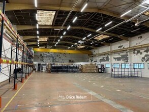 Flex in Miribel for lease Interior Photo- Image 2 of 5