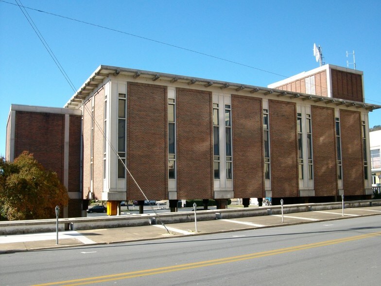 324 Malvern Ave, Hot Springs, AR 71901