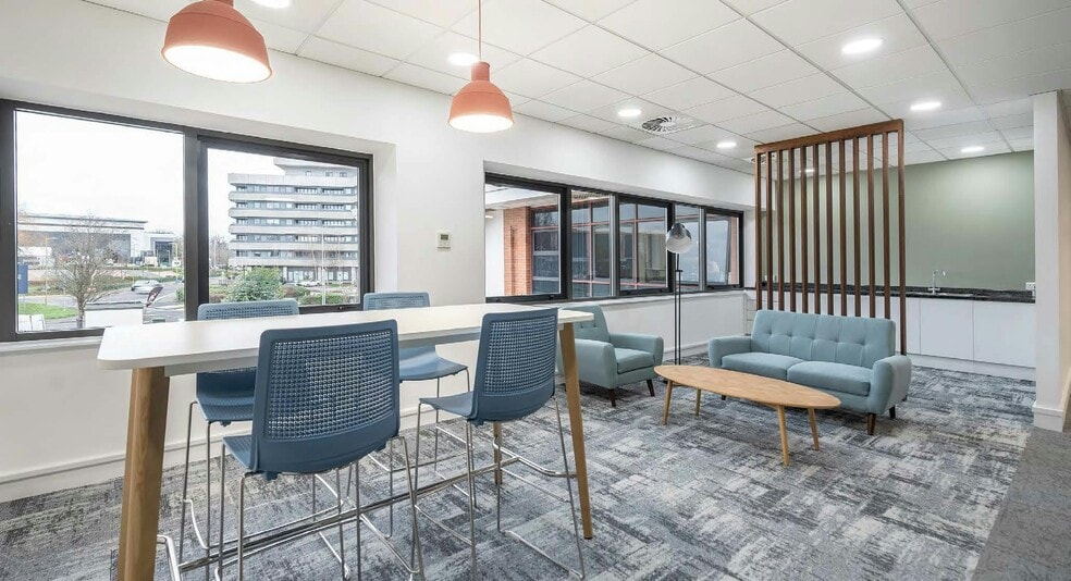 Elstree Way, Borehamwood for lease - Building Photo - Image 3 of 18