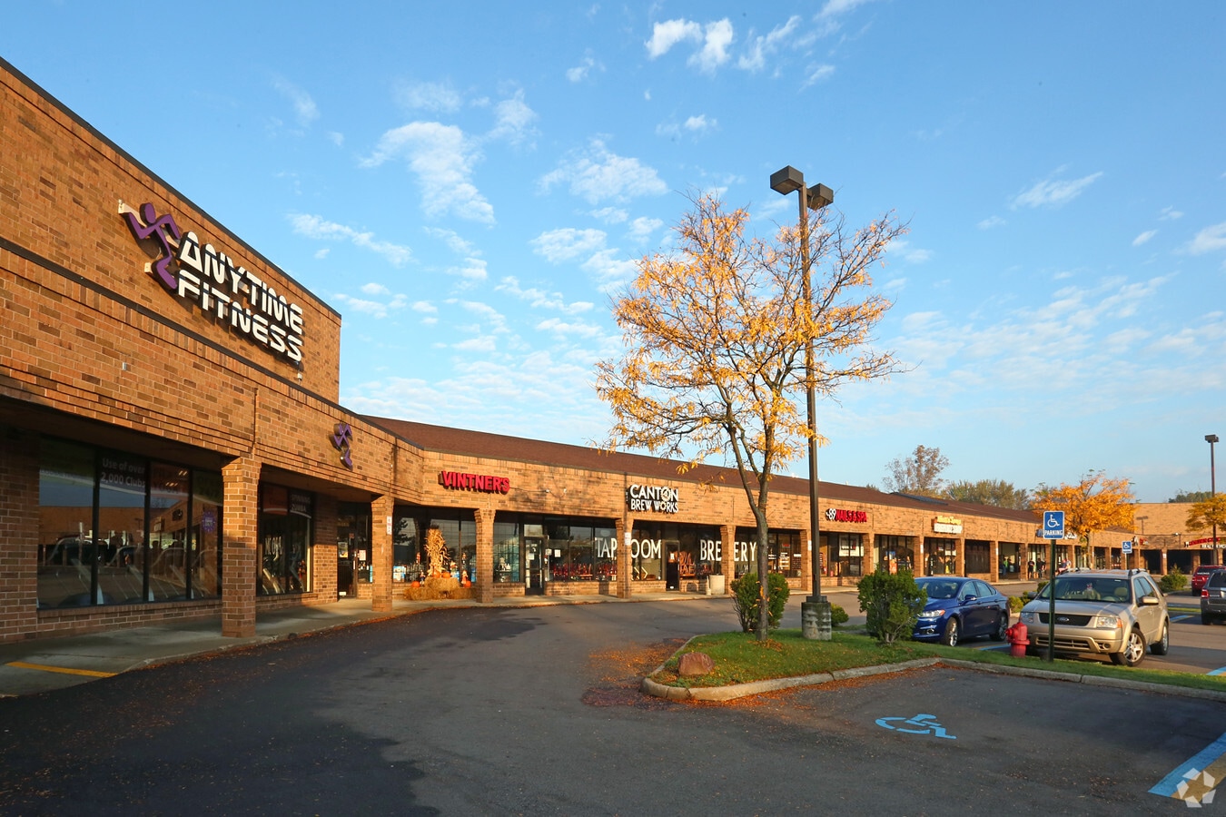 84658691 N Lilley Rd, Canton, MI 48187