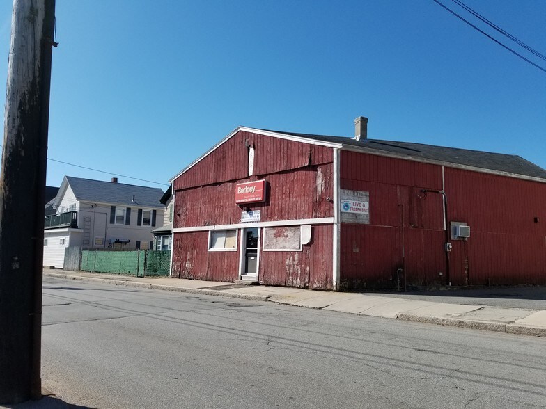 191 Stafford Rd, Fall River, MA 02721