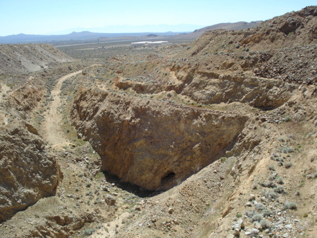 1999 Silver Queen Rd, Mojave, CA for sale - Primary Photo - Image 1 of 8