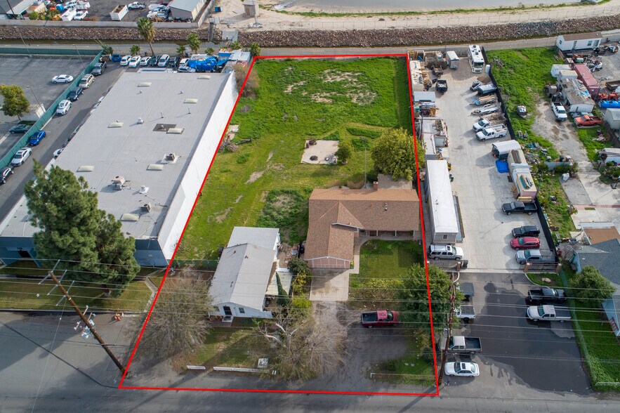 214 E Orangethorpe Ave, Placentia, CA 92870