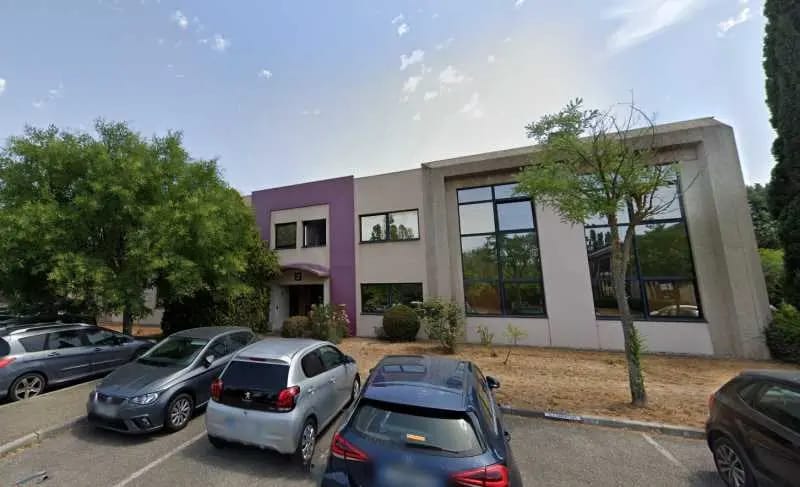 Office in Meyreuil for lease - Building Photo - Image 1 of 6