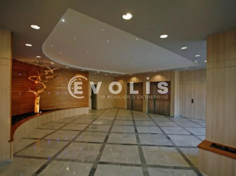 Office in Vélizy-Villacoublay for lease - Lobby - Image 3 of 4