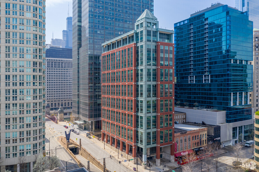 350 N LaSalle St, Chicago, IL 60654 - 350 North LaSalle | LoopNet