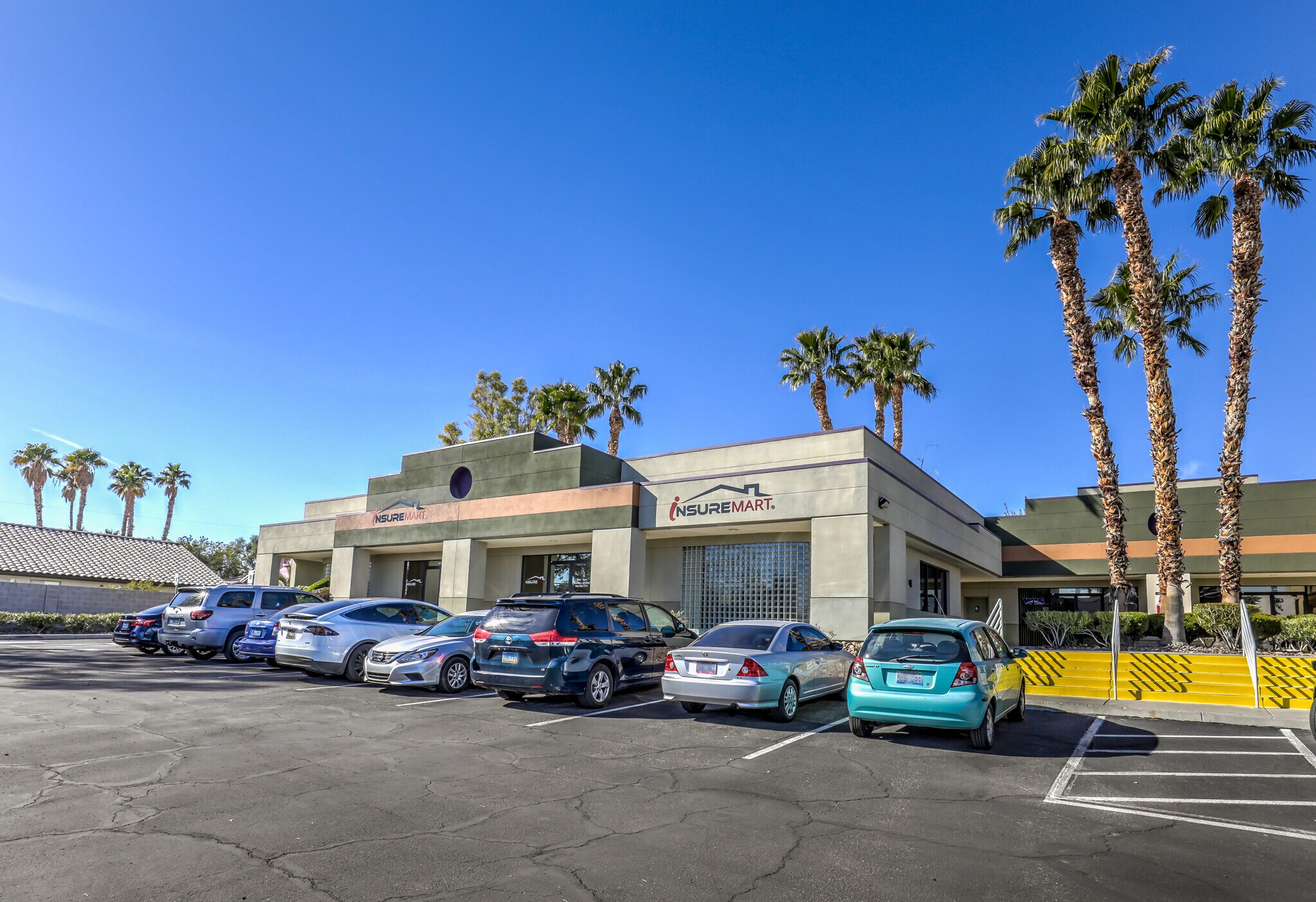 2685 S Rainbow Blvd, Las Vegas, NV 89146 Rainbow Plaza