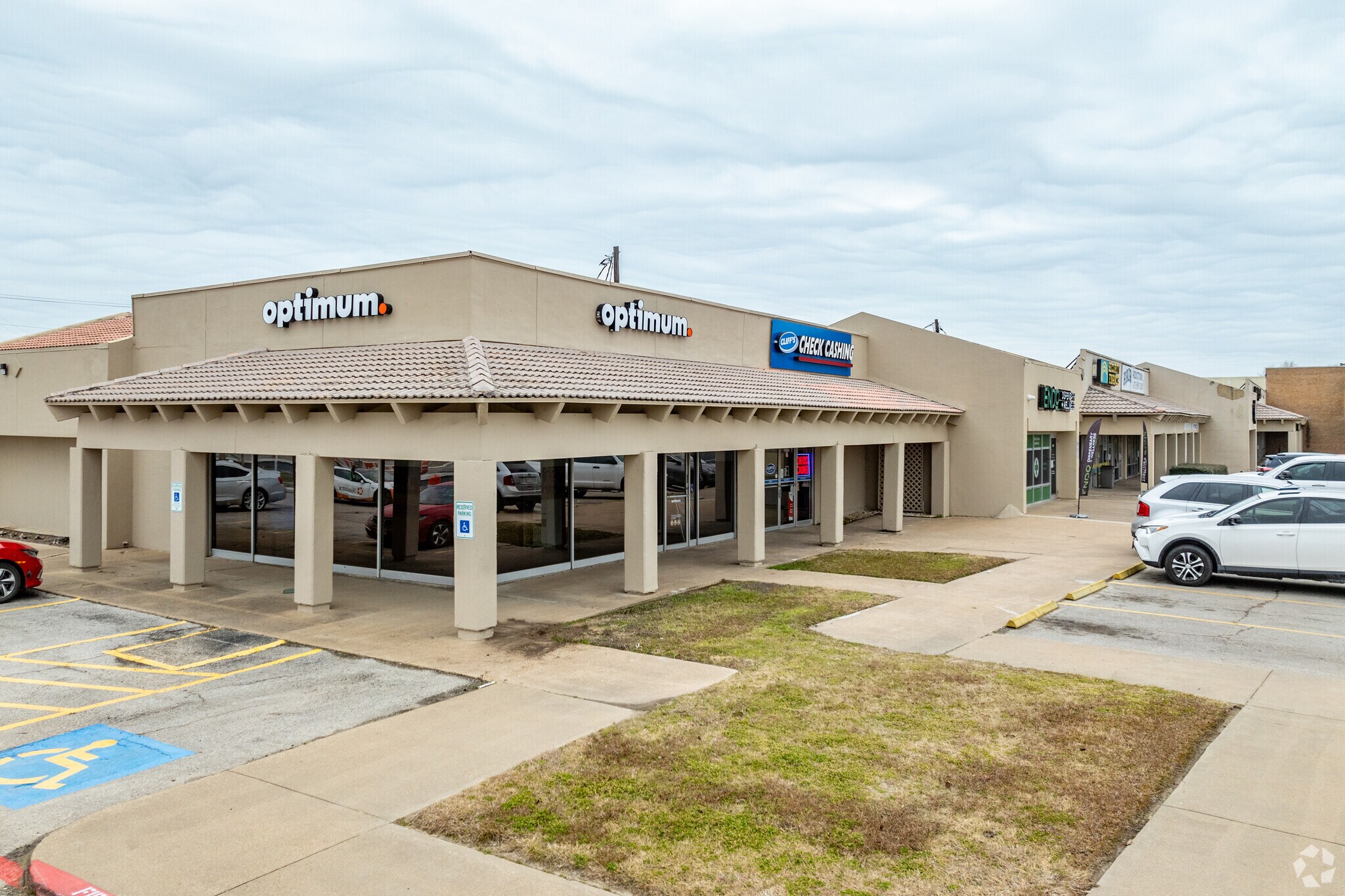 1404-1444 W Moore Ave, Terrell, TX for sale Primary Photo- Image 1 of 1