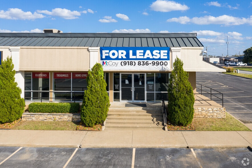 4343 S Memorial Dr, Tulsa, OK for lease - Building Photo - Image 3 of 15