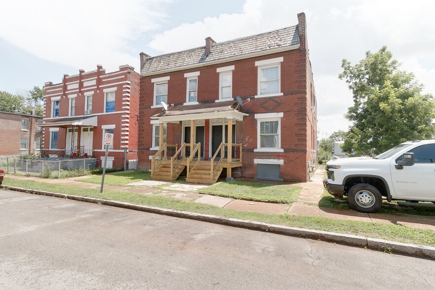 1402 Granville Pl, Saint Louis, MO for sale - Building Photo - Image 2 of 53