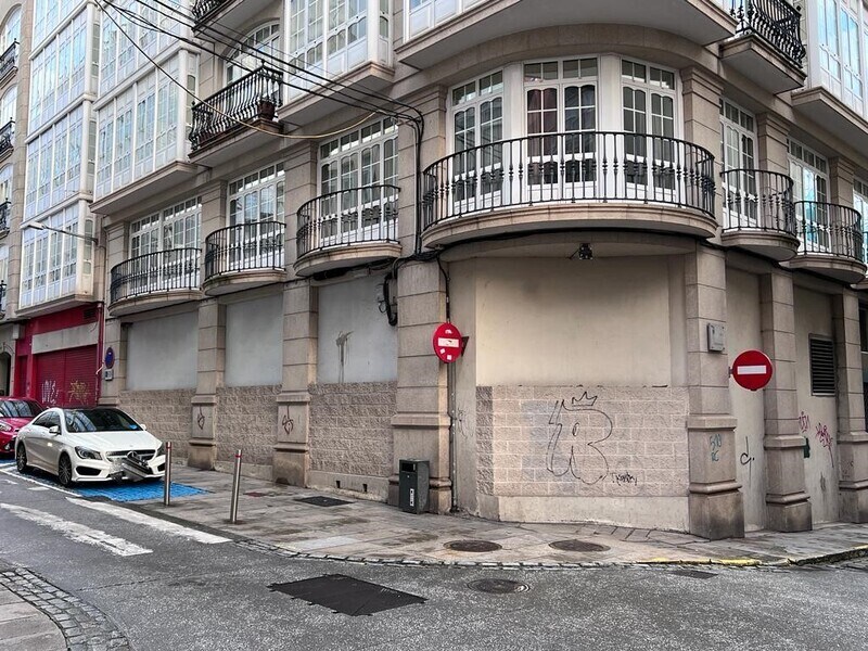 Ferrol, LC 15402 -  -  - Interior Photo - Image 1 of 7