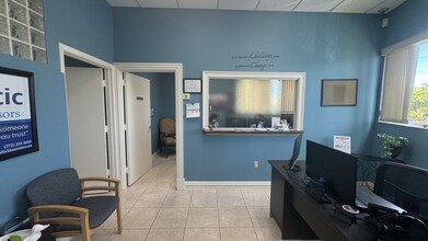 506 SW Federal Hwy, Stuart, FL for lease Lobby- Image 1 of 9