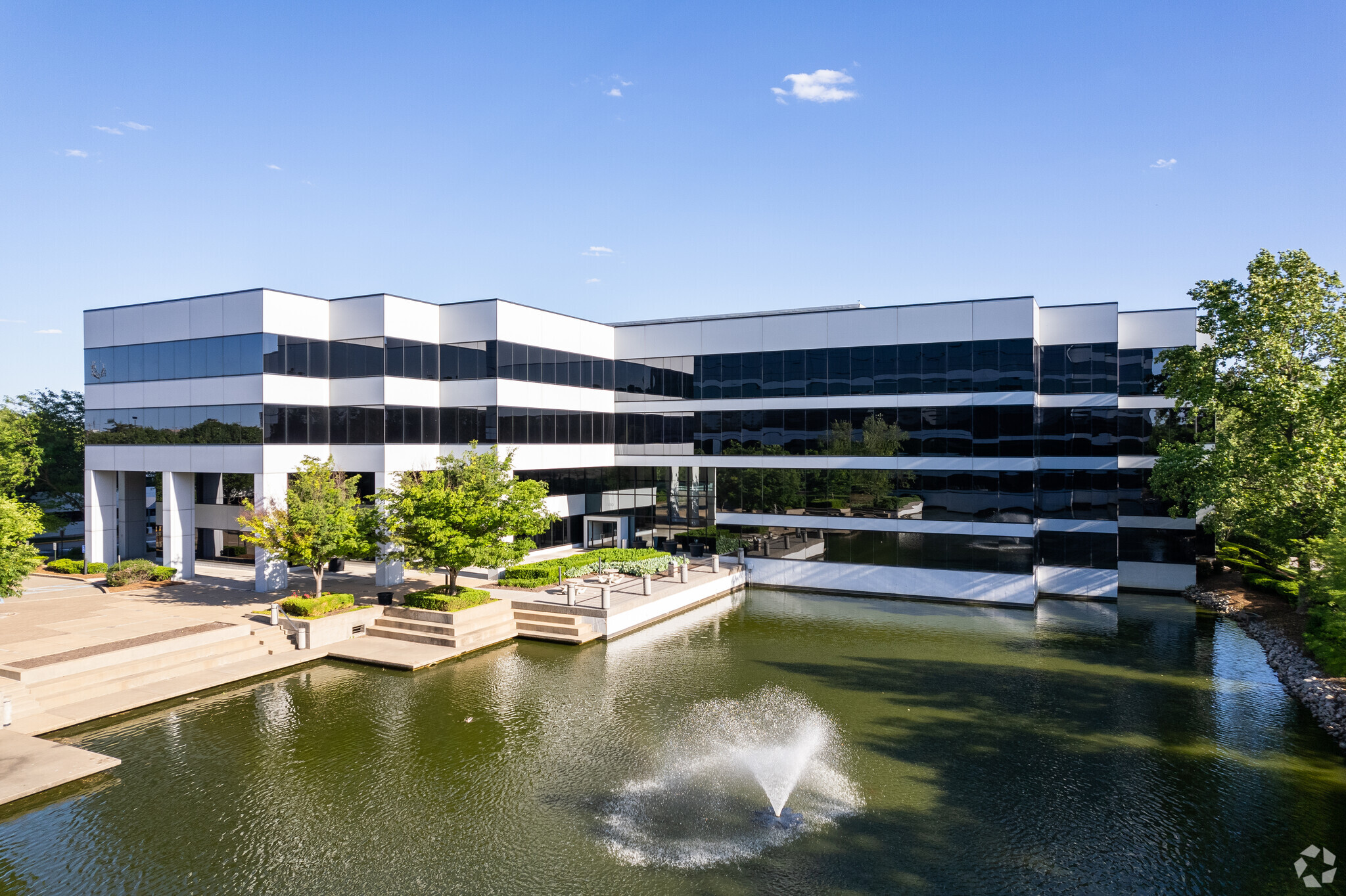 600 Emerson Rd, Creve Coeur, MO for sale Primary Photo- Image 1 of 1