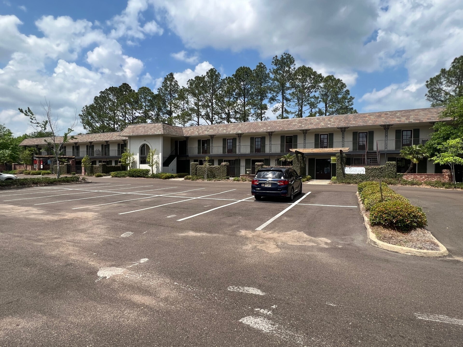 200 Park Circle Dr, Flowood, MS for sale Building Photo- Image 1 of 1