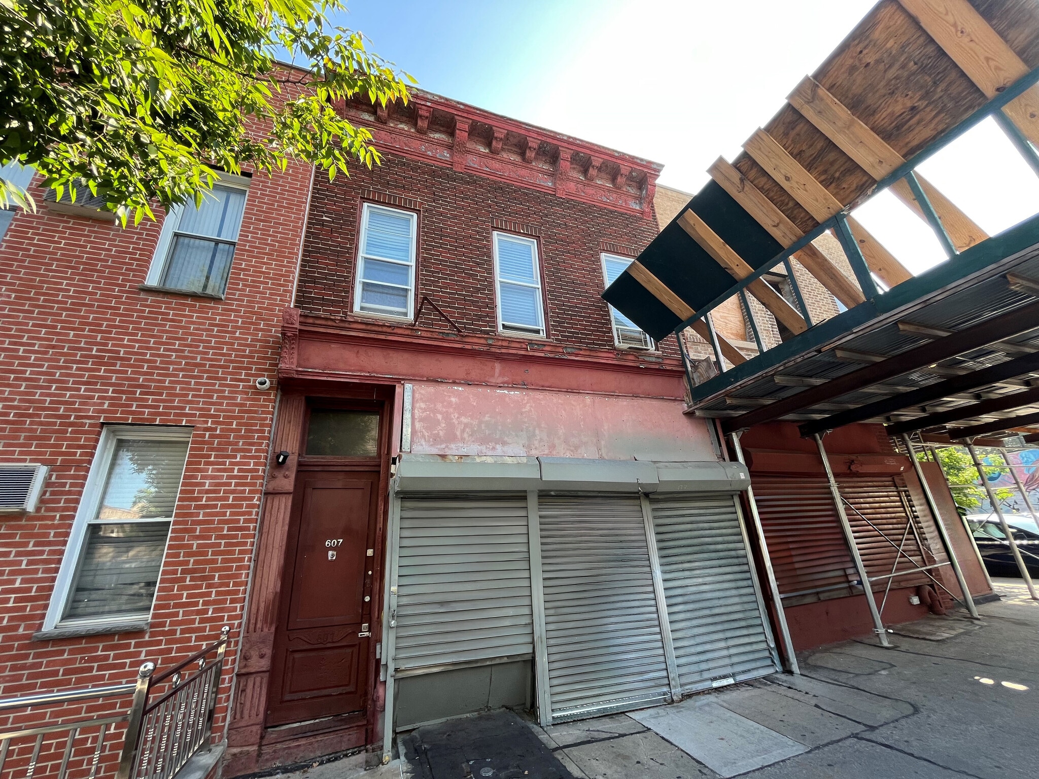 607 Knickerbocker Ave, Brooklyn, NY for sale Primary Photo- Image 1 of 6