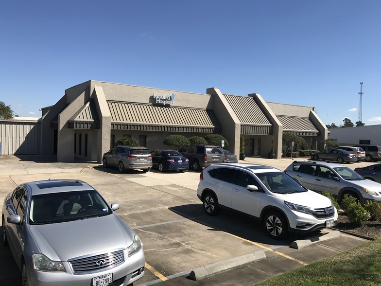 8050 Eastex Fwy, Beaumont, TX for lease - Building Photo - Image 2 of 2