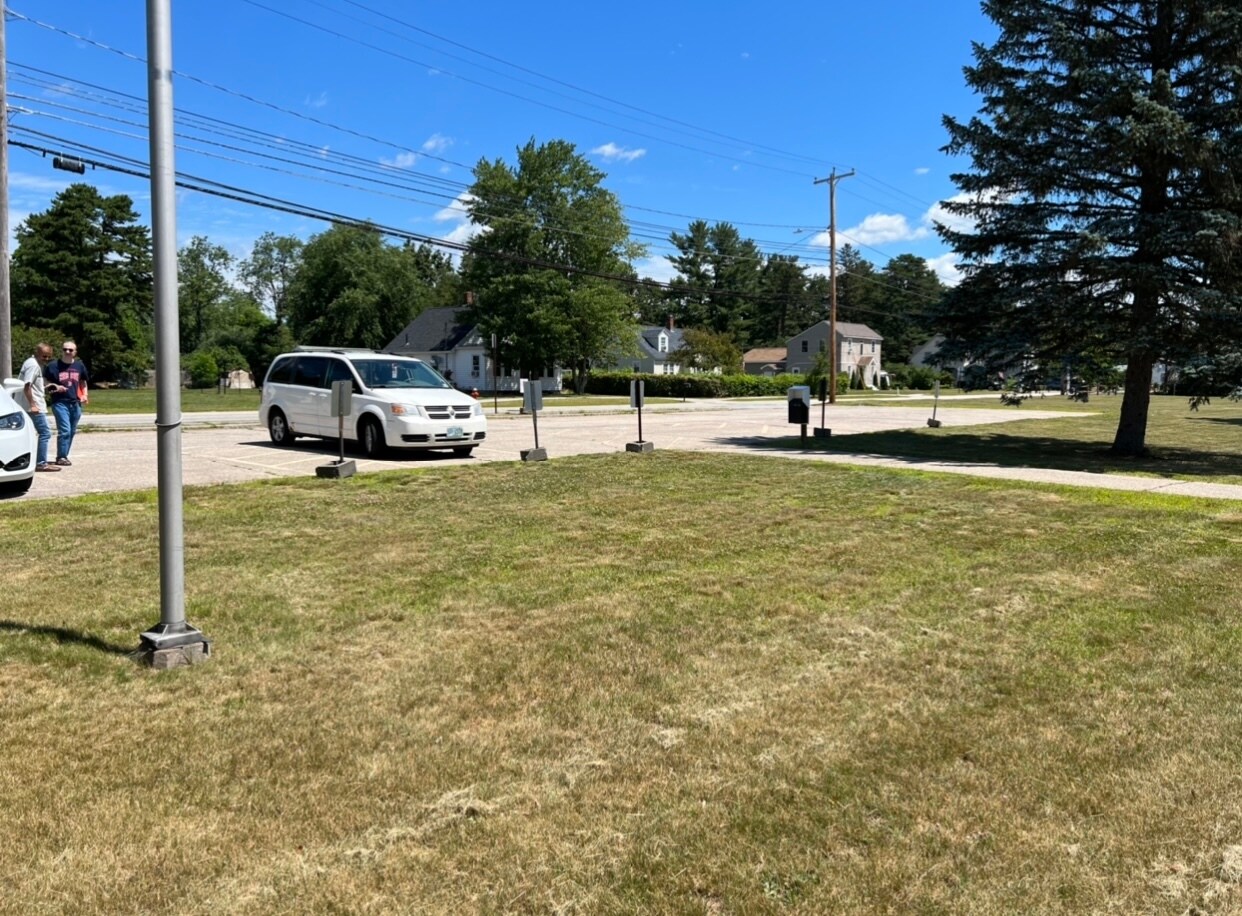 70 Pembroke Rd, Concord, NH 03301 Flex & storage available 1k 40k SF