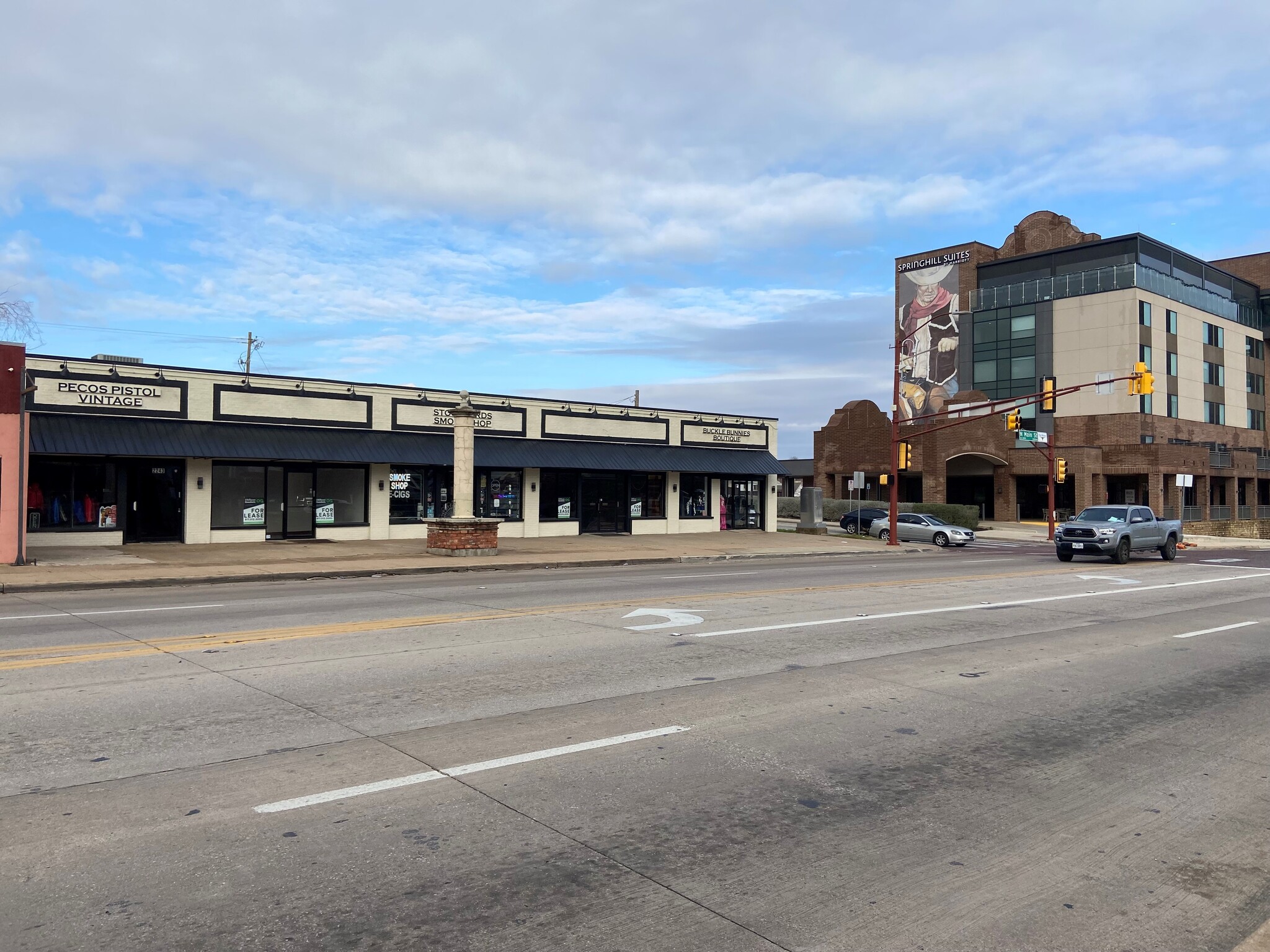 2245 N Main St, Fort Worth, TX for lease Building Photo- Image 1 of 7