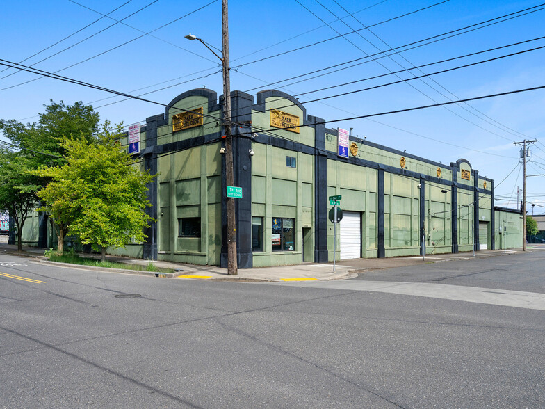 1535 SE 9th Ave, Portland, OR for lease - Building Photo - Image 2 of 11