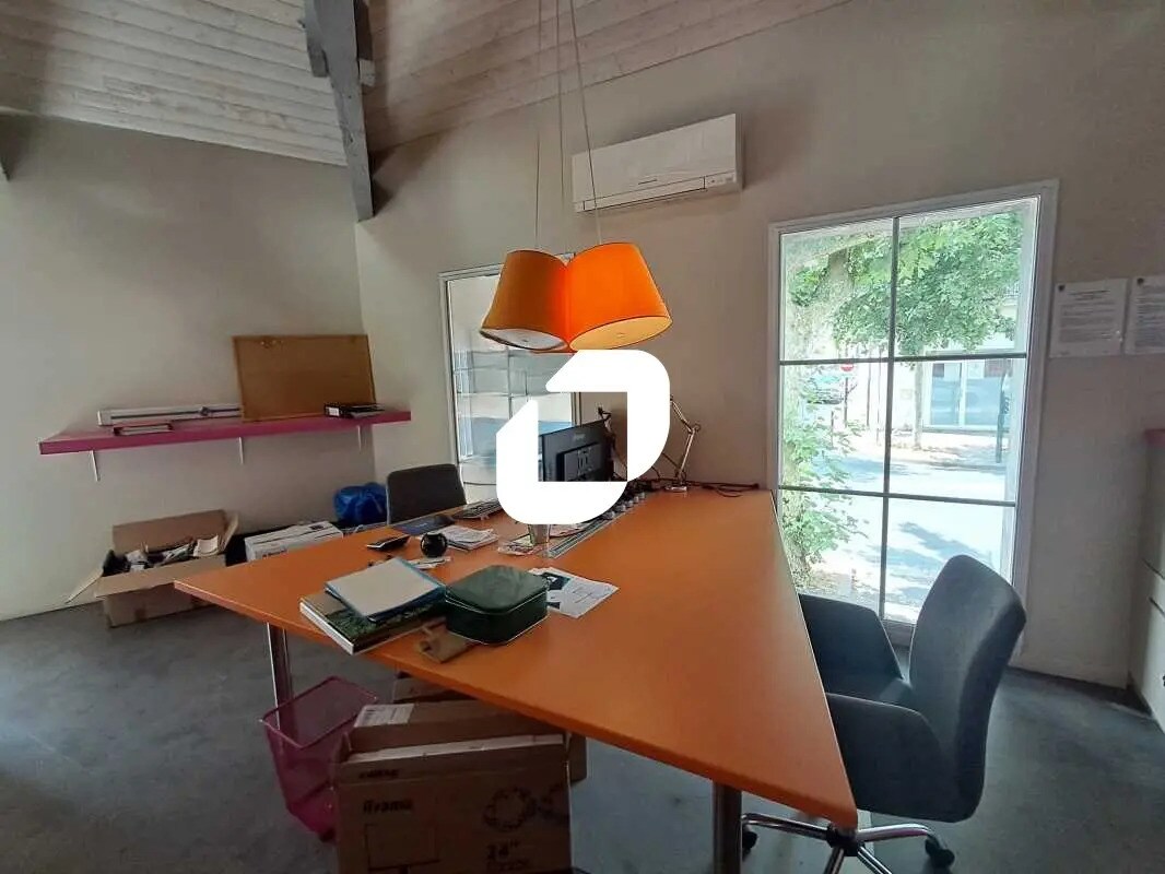 Office in Bordeaux for sale Interior Photo- Image 1 of 13