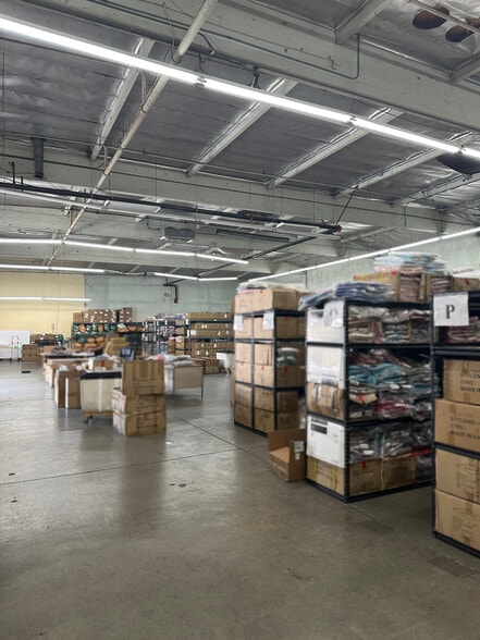 3131 S Broadway & 163 W 32nd St portfolio of 2 properties for sale on LoopNet.com - Interior Photo - Image 3 of 8