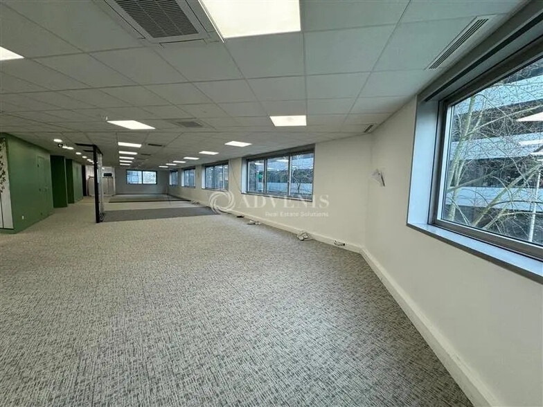 Office in Noisy-le-Grand for lease - Interior Photo - Image 2 of 6