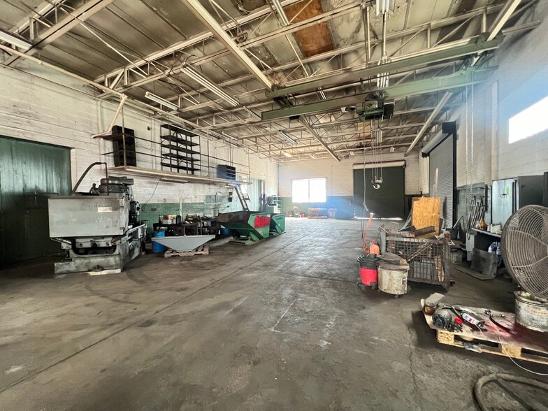 930 E Drayton St, Ferndale, MI for sale - Building Photo - Image 2 of 5