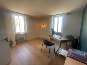 Retail in Basse-Goulaine for sale Interior Photo- Image 2 of 7