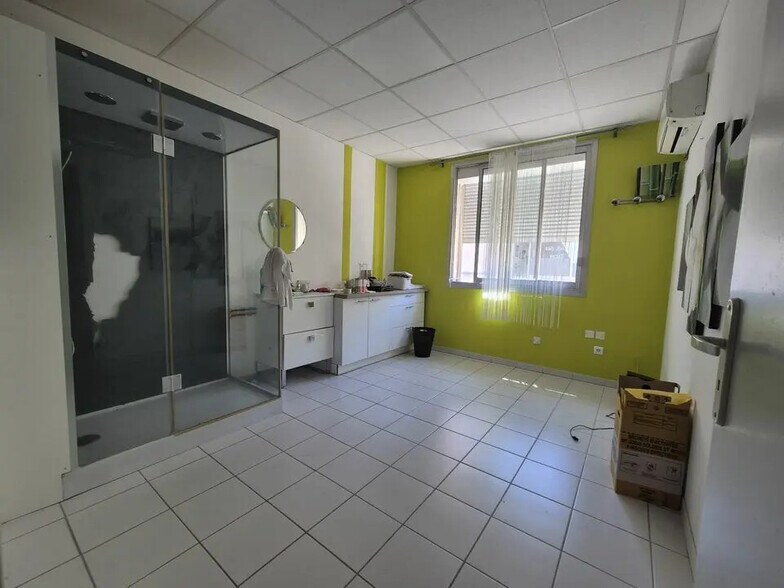 Office in Castelnau-le-Lez for lease - Interior Photo - Image 2 of 5