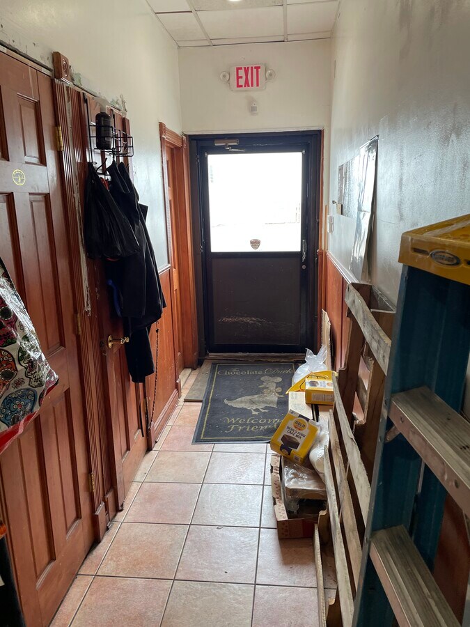 314 Main St, Farmingdale, NY 11735